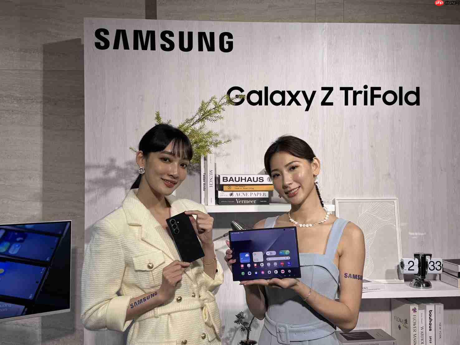 摺叠机天花板！三星Galaxy Z TriFold三摺机10吋巨幕 大展双内摺设计工艺-第2张图片-佛山资讯网