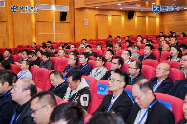 面料也有“数字身份证”！湛蓝智能携手中国电信发布广州面料行业大模型 让传统纺织生意因AI焕发新增长潜力-第3张图片-佛山资讯网