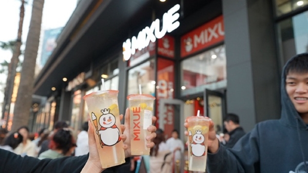 蜜雪冰城美国首店正式开业:招牌冰淇淋1.19美元-第4张图片-佛山资讯网 蜜雪冰城美国首店正式开业:招牌冰淇淋1.19美元-第4张图片-佛山资讯网