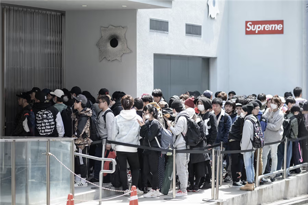 2025年的最后一件爆款 藏在你爸的衣柜里-第11张图片-佛山资讯网