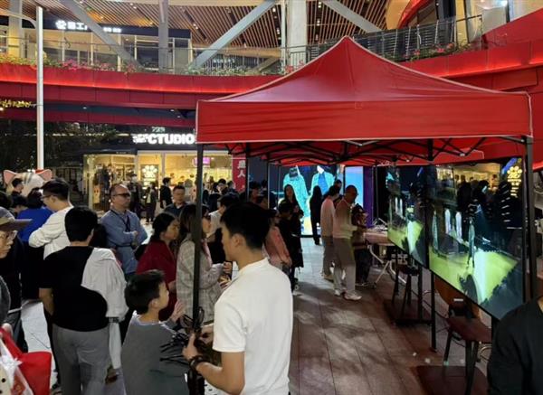共赴“VR+3D时尚新视界” 4K花园沉浸式技术闪耀2025广州时装周-第6张图片-佛山资讯网 共赴“VR+3D时尚新视界” 4K花园沉浸式技术闪耀2025广州时装周-第6张图片-佛山资讯网