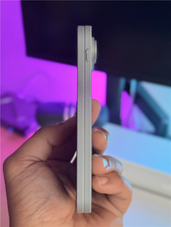 苹果首款折叠屏蓄势待发!iPhone Fold机模出炉-第2张图片-佛山资讯网 苹果首款折叠屏蓄势待发!iPhone Fold机模出炉-第2张图片-佛山资讯网