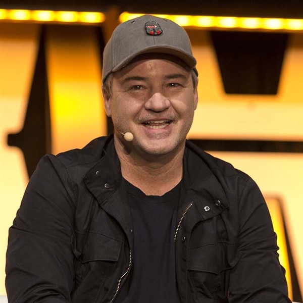 《使命召唤》联合创始人开法拉利撞护栏起火身亡 事发视频公布-第1张图片-佛山资讯网