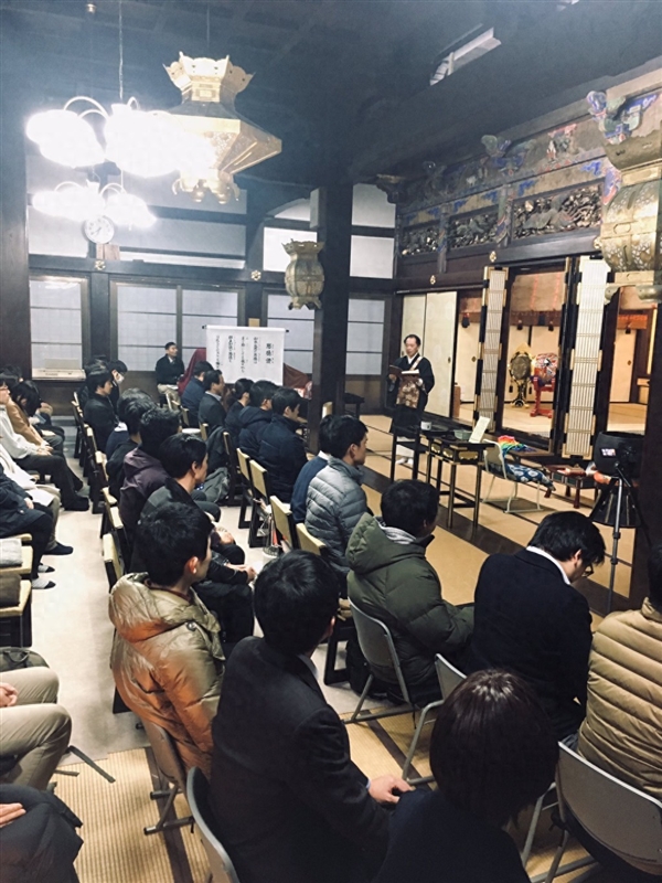 日本杀虫剂公司为昆虫举行追悼会：对着蟑螂、蚊子遗照诵经-第1张图片-佛山资讯网