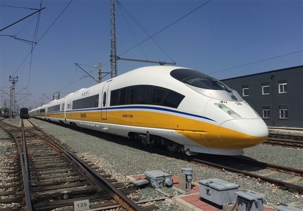 中国磁悬浮试验车时速700公里破纪录：第一视角体验 快到窒息！-第1张图片-佛山资讯网