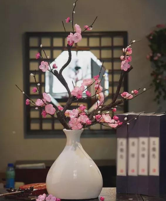 金花瓶楷梅花2:传统工艺与艺术美学的完美结合-第3张图片-佛山资讯网 金花瓶楷梅花2:传统工艺与艺术美学的完美结合-第3张图片-佛山资讯网