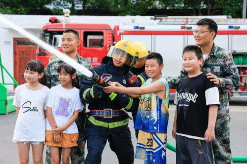 烈火英雄:消防员的职责、训练与生活-致敬无畏的守护者-第3张图片-佛山资讯网 烈火英雄:消防员的职责、训练与生活-致敬无畏的守护者-第3张图片-佛山资讯网