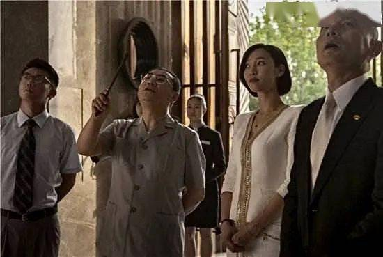 香港经典电影,黄金时代记忆-不可错过的影片解析-第4张图片-佛山资讯网 香港经典电影,黄金时代记忆-不可错过的影片解析-第4张图片-佛山资讯网